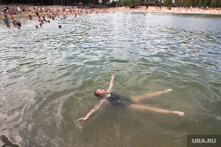 Пляж "Голубые озера". Курган, пляж, отдых на воде, водоем, купание в озере