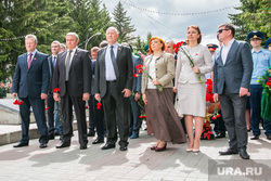 Возложение цветов в День памяти. Курган, карпов александр, сухнев виктор, гусев эдуард, кокорина лариса, чебыкин сергей, лукашук елена, ванюков роман