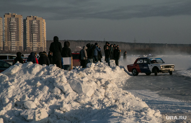 Дрифт на озере Алебашево. Тюмень, дрифт, гонка на автомобилях