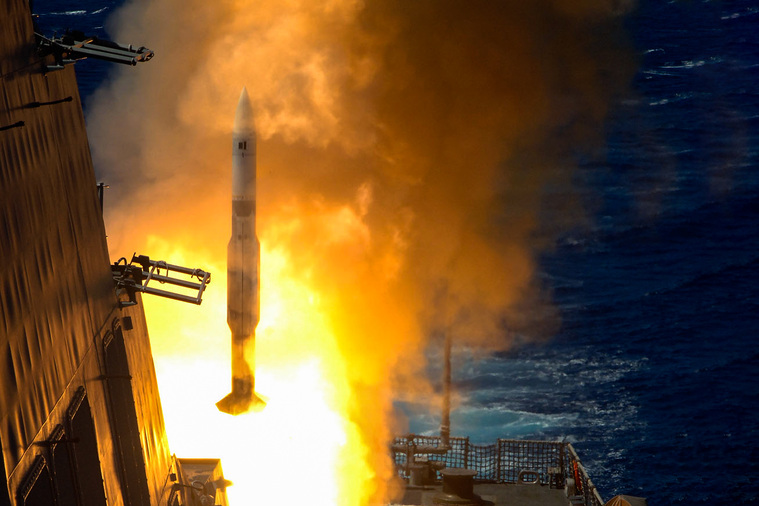 1 февраля США выходят из договора о ракетах средней и меньшей дальности