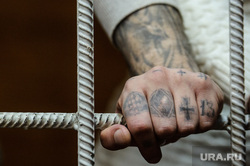 Суд над автором системы пыток Михаилом Белоусовым и зеками-активистами ИК-2. Екатеринбург, осужденный, зона, уголовник, татуировка, зеки, наколка, тату, татуировки на пальцах