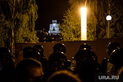 Третий день протестов против строительства храма Св. Екатерины в сквере у театра драмы.Екатеринбург