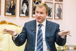 Замгубернатора Вячеслав Вахрин. Пресс-конференция. Тюмень