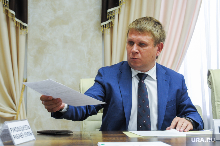 Смышляев Сергей подает документы в кандидаты на пост губернатора. Челябинск, портрет, смышляев сергей