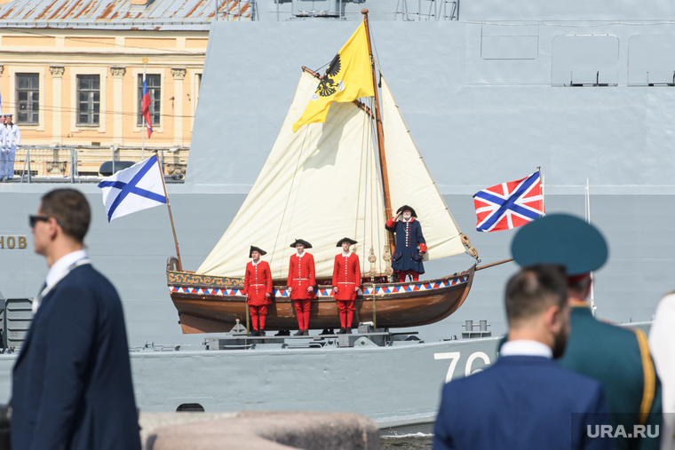 Торжественная церемония празднования Дня ВМФ на Сенатской площади. Санкт-Петербург