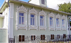 В этом доме жили родители Распутина, теперь здесь находится посвященный ему музей