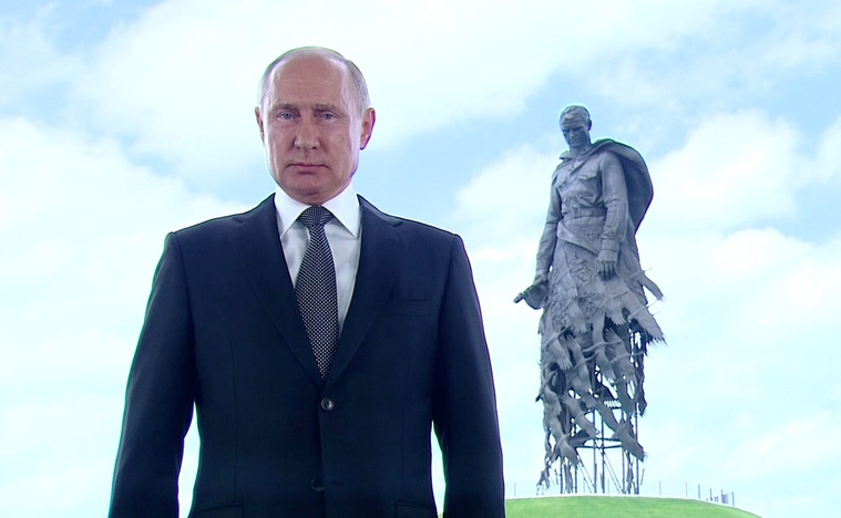 Новое обращение к нации Владимир Путин записал на фоне Ржевского мемориала советскому солдату