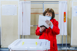 Избирательный участок по голосованию по поправкам в Конституции. Челябинск