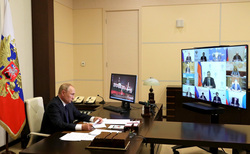 Владимир Путин полтора часа обсуждал с Кабмином социальные и экономические вопросы
