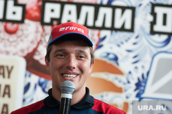Встреча победителя ралли "Дакар" квадроциклиста Сергея Карякина. Екатеринбург