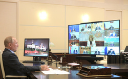Половину часового совещания с правительством Владимир Путин посвятил ковиду