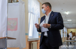 Алексей и Ирина Текслер на избирательном участке. Челябинск