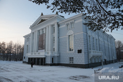 Виды города, основные здания и учреждения, памятники. Пермь
