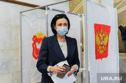 Наталья Котова на избирательном участке. Челябинск