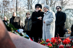Наина Ельцина на Новодевичьем кладбище. Москва