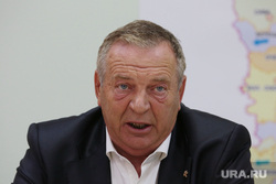 Кандидат в губернаторы Пермского края Александр Репин на пресс-конференции. Пермь