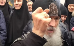 Спецназ судебных приставов (ФССП) в Среднеуральском женском монастыре отца Сергия, отец сергий