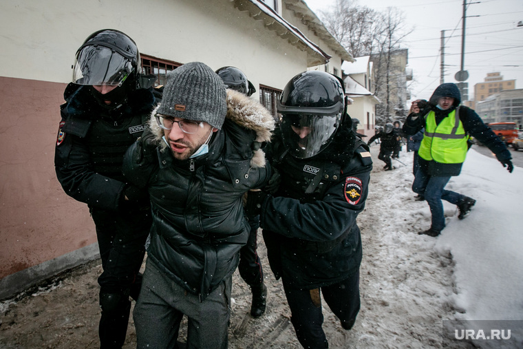 Несанкционированная акция в поддержку оппозиционера. Москва, силовики, протестующие, митинг, росгвардия, протест, навальнинг, винтилово, омон, хапун, задержание актививстов