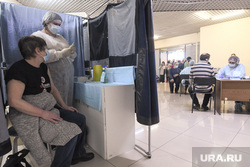 Центр мобильной вакцинации в торговом центре "Дирижабль". Екатеринбург