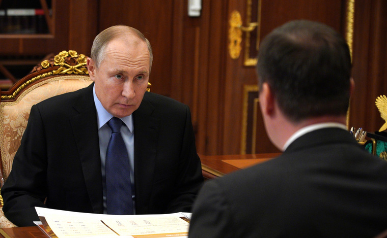 Владимир Путин общался с Дмитрием Патрушевым около получаса