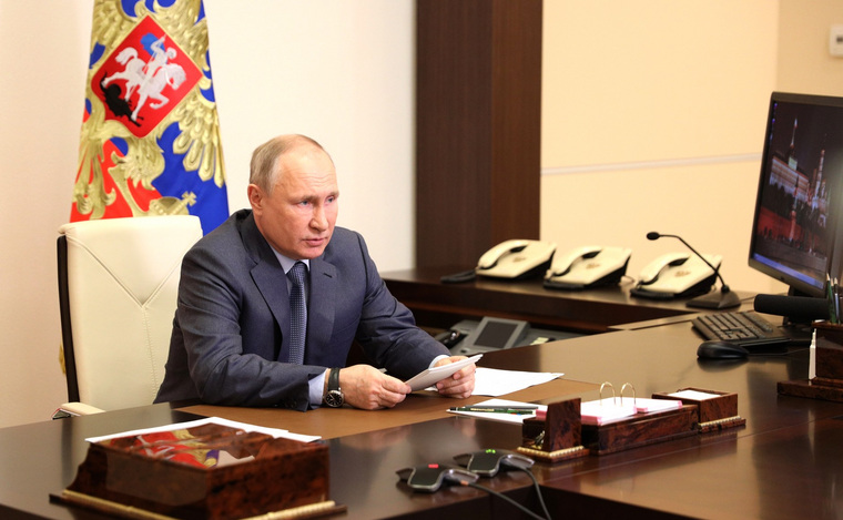 Владимир Путин на совещании с правительством обсудил трагедию в Казани
