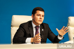 Губернатор Дмитрий Артюхов требует избавить ЯНАО от деревянных домов