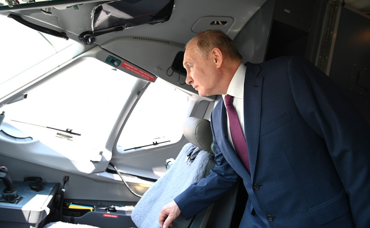 Владимир Путин дал установки по развитию новых проектов в авиапроме