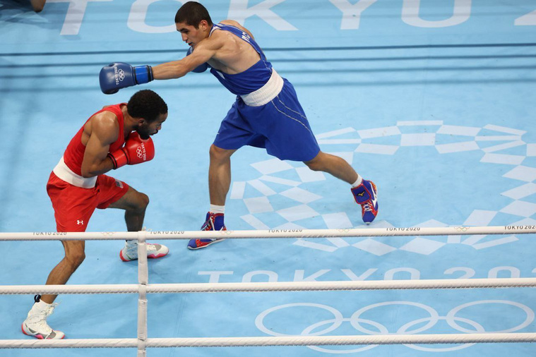 Золотую олимпийскую медаль в боксе завоевал Альберт Батыргазиев (до 57 кг)