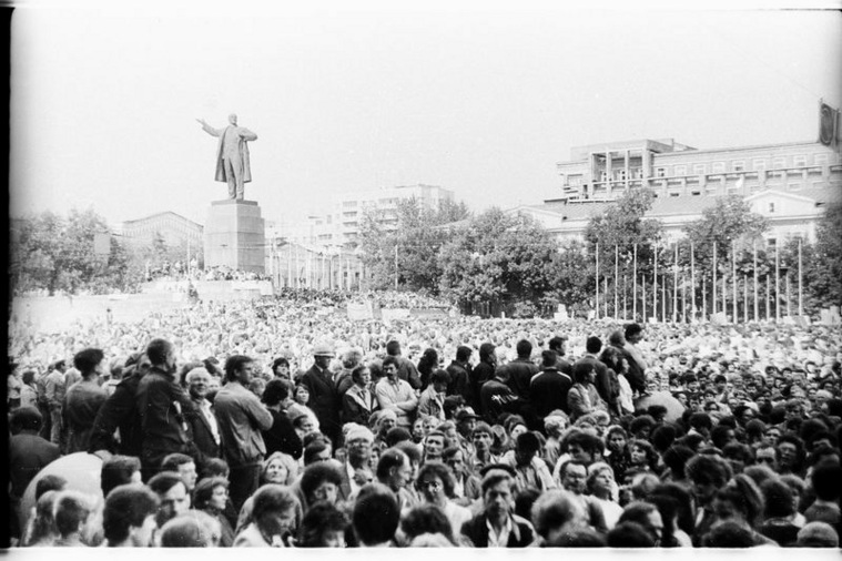 30 лет назад, во время Августовского путча, на родине Ельцина были одни из самых массовых митингов в стране