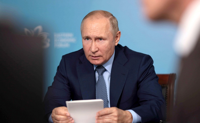 Путин объявил о создании альтернативы Москве и Питеру
