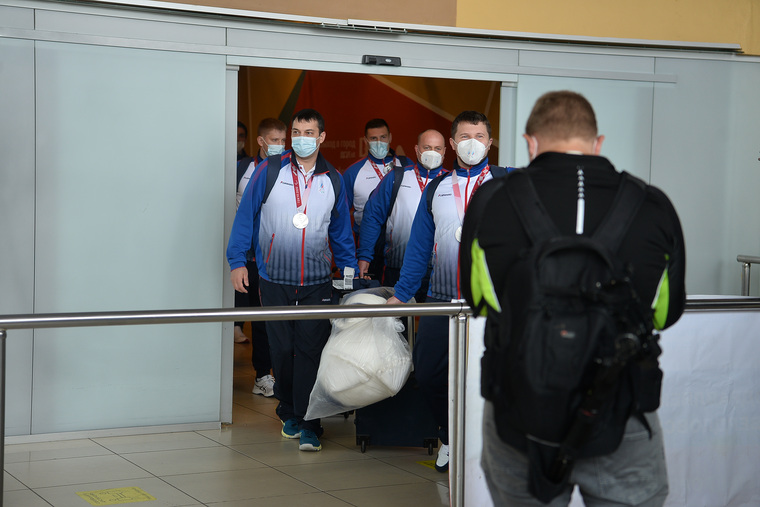 Волейболисты вернулись в Екатеринбург после торжественного приема в Кремле