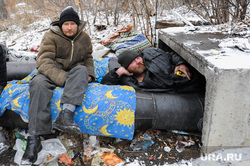 Кормление бездомных и малоимущих граждан благотворительной организацией. Челябинск