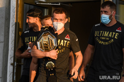 Петр Ян получил свой первый чемпионский пояс в бое против легенды UFC Жозе Альдо
