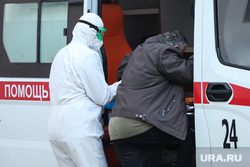 Работа фельдшеров скорой помощи в условиях коронавирусной инфекции на территории городской больницы №2. Курган