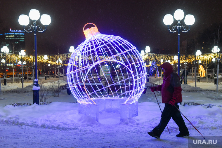 Новогодняя иллюминация на улицах города. Екатеринбург