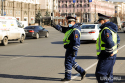 Проверка водителей и пассажиров на соблюдение масочного режима. Челябинск