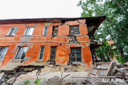 Обрушение части двухэтажного жилого дома на улице Кронштадской. Челябинск