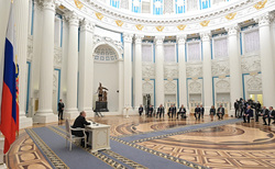 Заседание Совбеза РФ прошло в Екатерининском зале Кремля, где в 2014 году подписан договор о возвращении Крыма и Севастополя в Россию