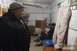 Местные жители в подвале дома в Докучаевске  Докучаевск ДНР