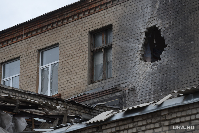 Местные жители в подвале дома в Докучаевске  Докучаевск ДНР