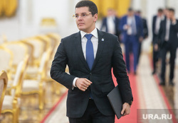 Губернатор Дмитрий Артюхов неожиданно отменил все планы