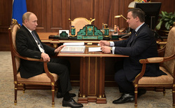 Андрей Никитин (справа) находится на особом счету в Кремле