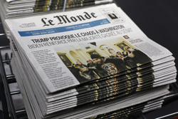 Французская газета Le monde