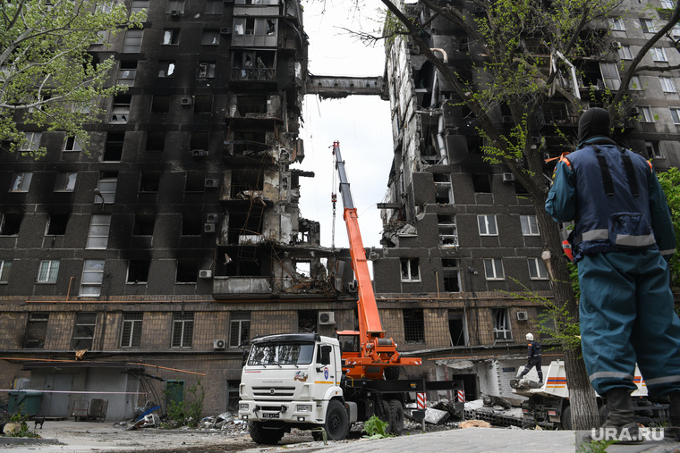 Мариуполь в период разбора завалов и осады завода Азовсталь. ДНР/Украина