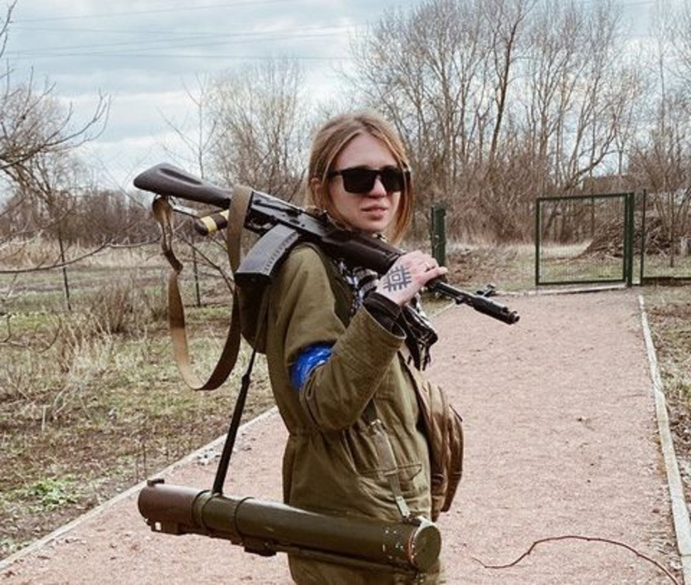 Образ 25-летней радикальной националистки Виктории Заверухи стал привлекательным для Украины