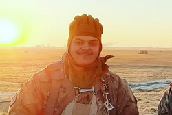 Эйден Эслин ездил добровольцем в Сирию, где присоединился к курдским отрядам народной самообороны