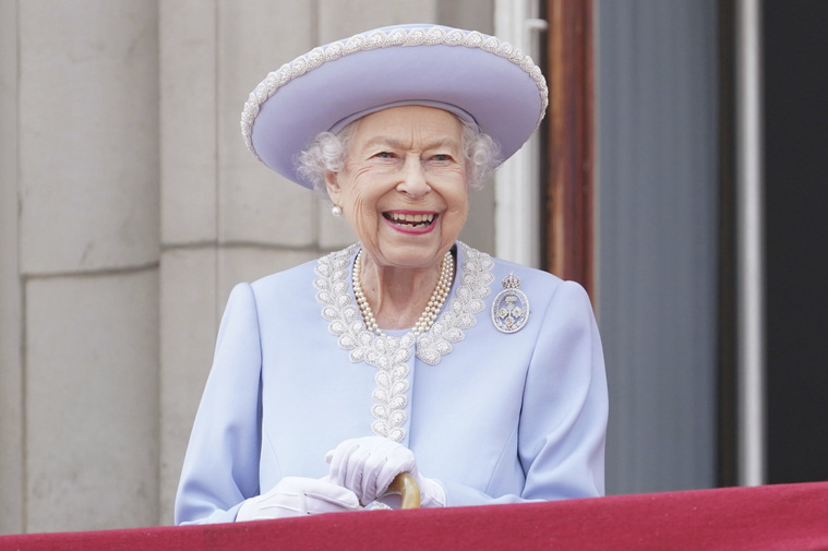 Королеве Великобритании посвящены десятки песен