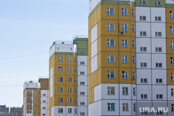 Новостройки, люди, дети. Нижневартовск.