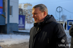 Алексей Текслер вручил ключи обладателям квартир в новом доме. Челябинск