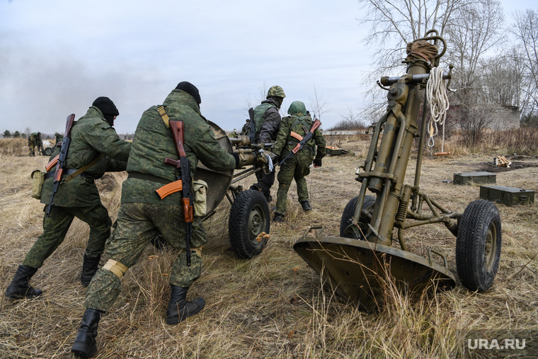 Тренировочные стрельбы мобилизованных с Центрального военного округа на полигоне Еланский. Свердловская область